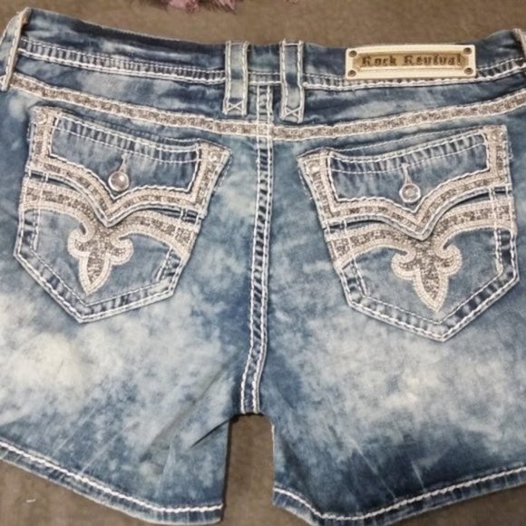 ❤️ROCK REVIVAL❤️ HANAYA ACID WASH EMBELLISHED EASY SHORTS SIZE 29 - Picture 16 of 16
